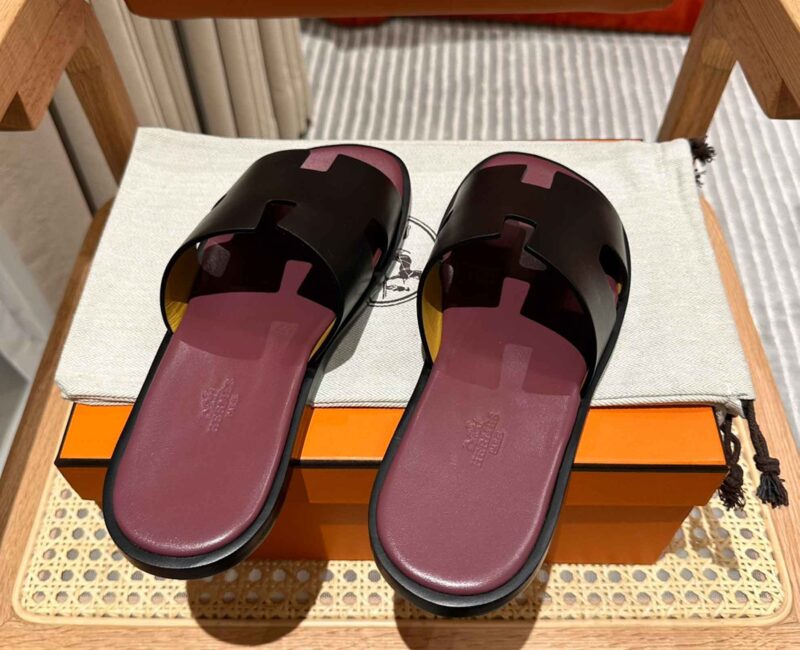 Dép Hermes Nam Da Trơn Đen lót Đỏ Mận Best Quality