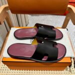 Dép Hermes Nam Da Trơn Đen lót Đỏ Mận Best Quality