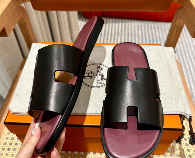 Dép Hermes Nam Da Trơn Đen lót Đỏ Mận Best Quality
