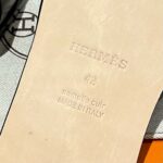 Dép Hermes Nam Da Trơn Đen lót Đỏ Mận Best Quality