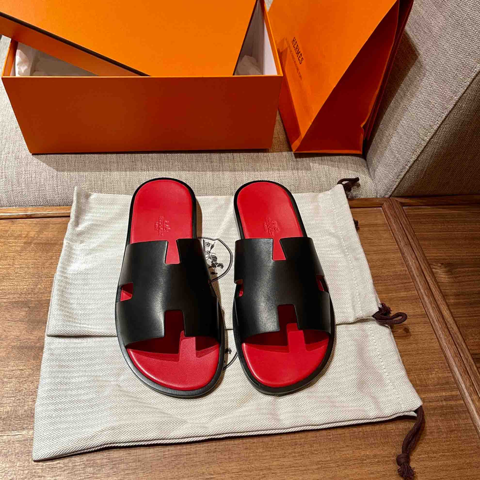 Dép Hermes Nam Da Trơn Đen lót Đỏ Tươi Best Quality