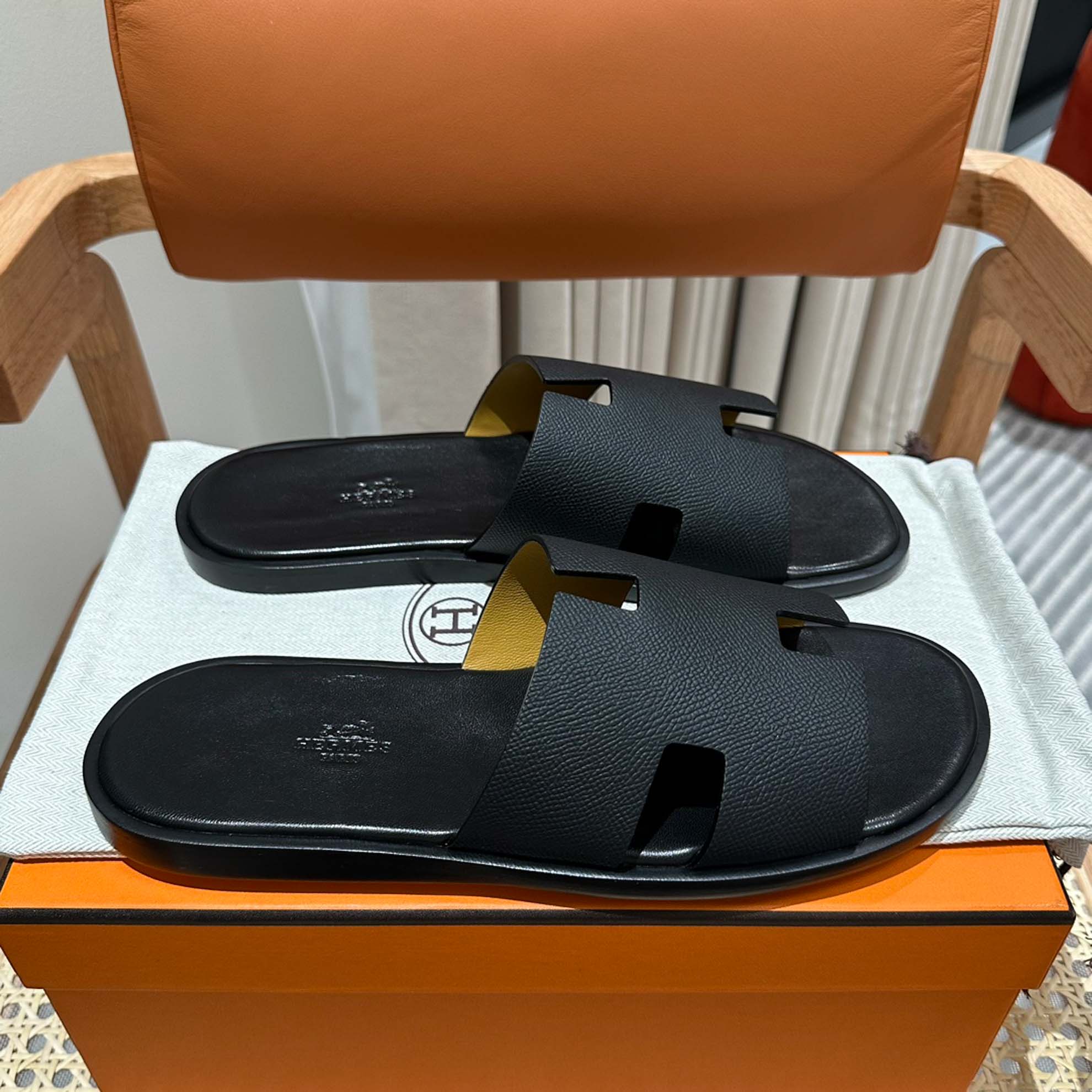 Dép Hermes Nam Full Đen Da Epsom (Sần) Best Quality