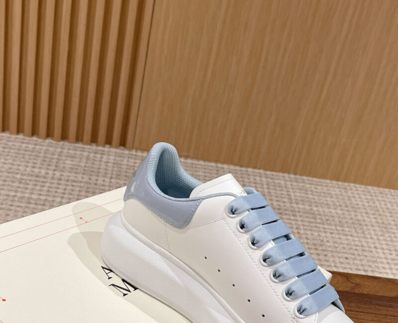 Giày Alexander Mcqueen Gót Blue Baby Bóng Like Auth