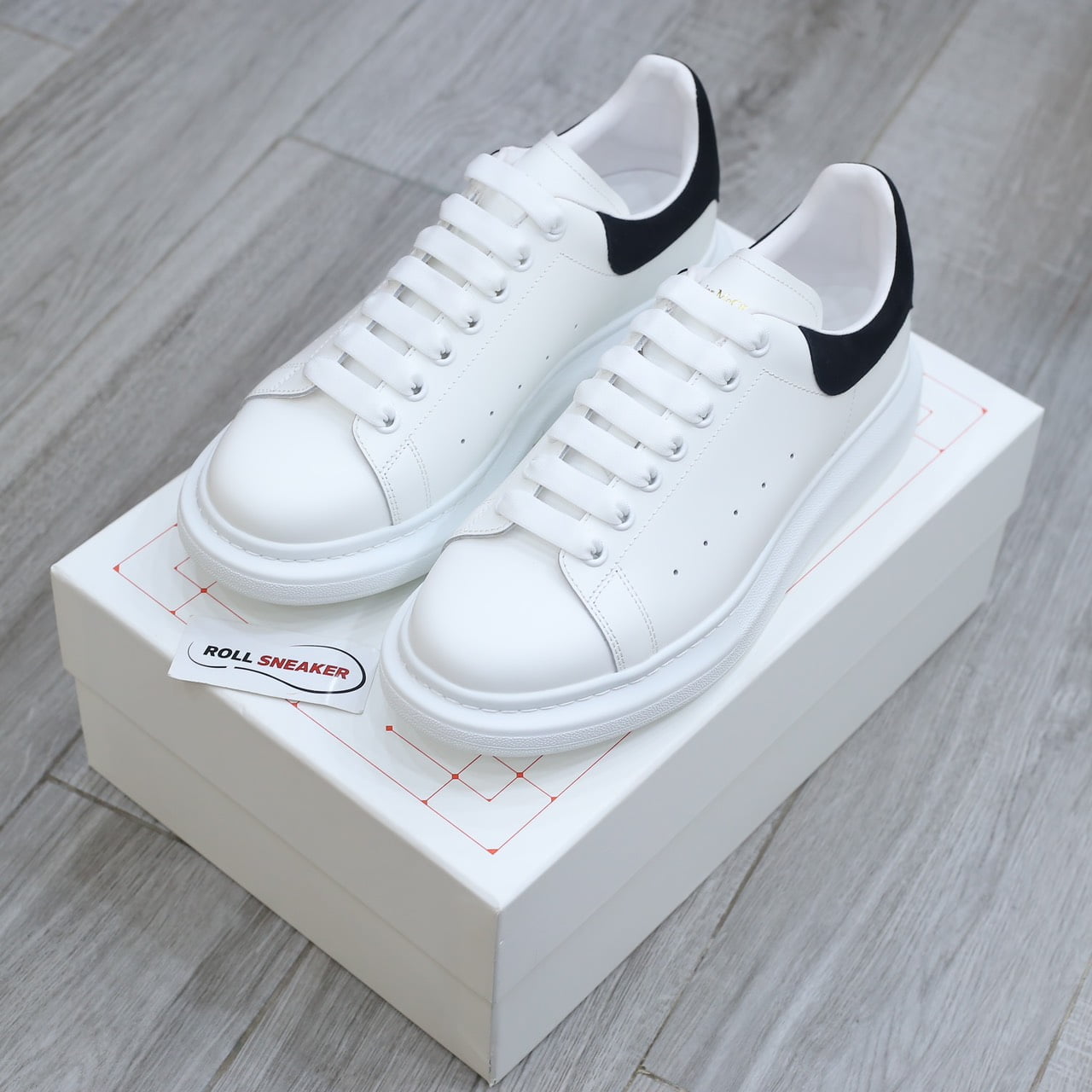 Giày Alexander Mcqueen gót Nhung Đen Best Quality