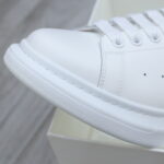 Giày Alexander Mcqueen gót Nhung Đen Best Quality