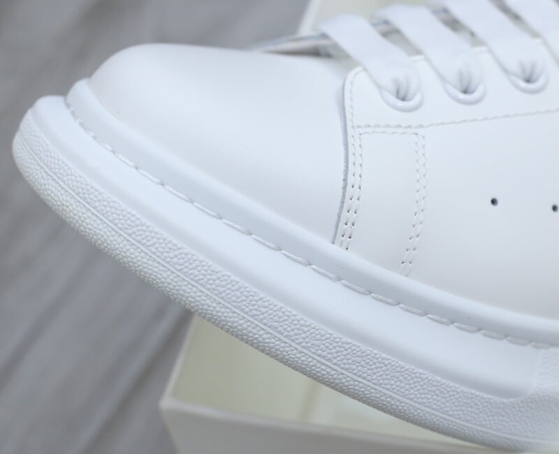 Giày Alexander Mcqueen gót Nhung Đen Best Quality