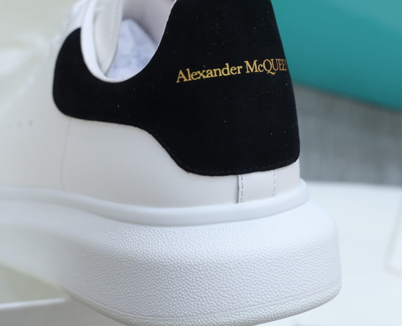 Giày Alexander Mcqueen gót Nhung Đen Best Quality