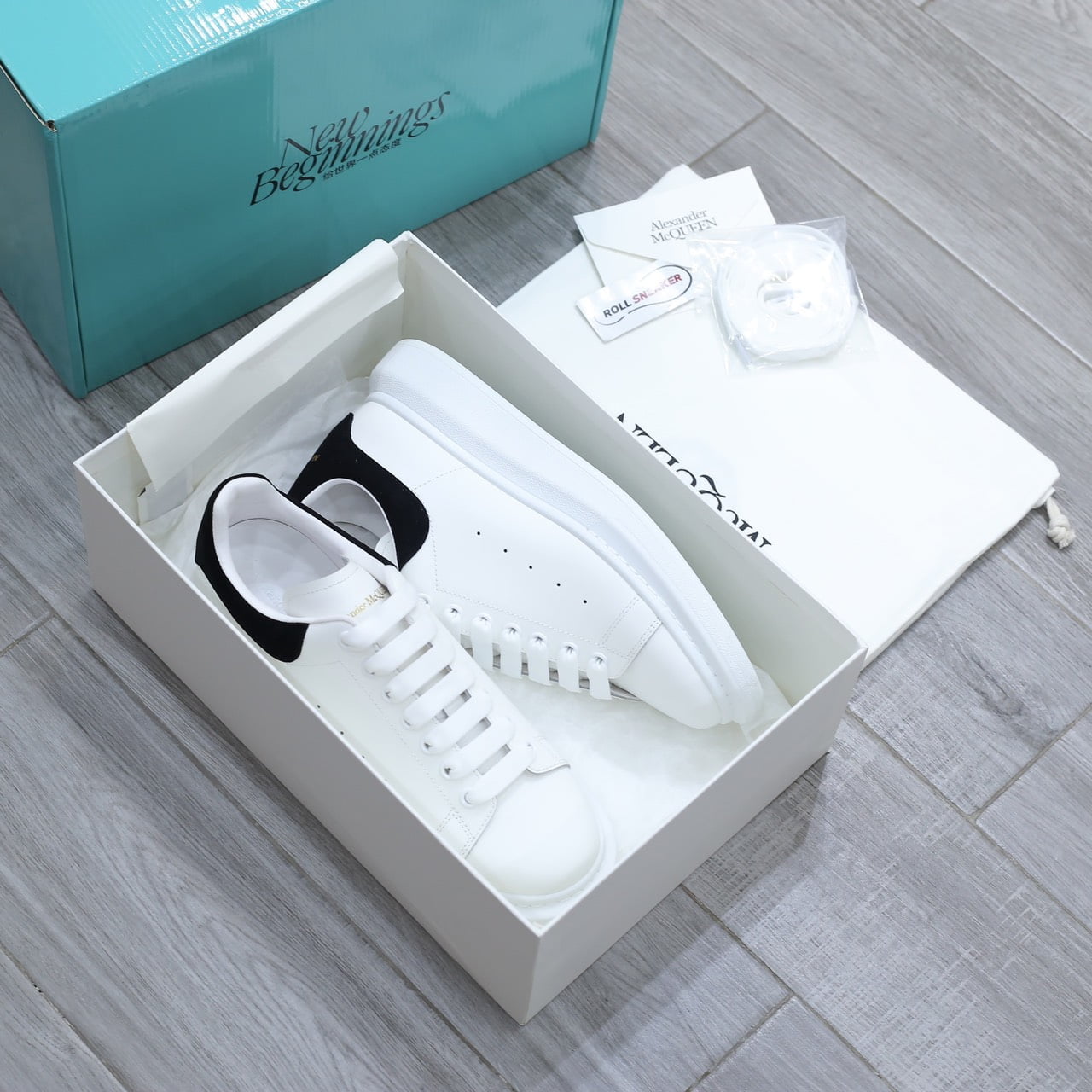 Giày Alexander Mcqueen gót Nhung Đen Best Quality