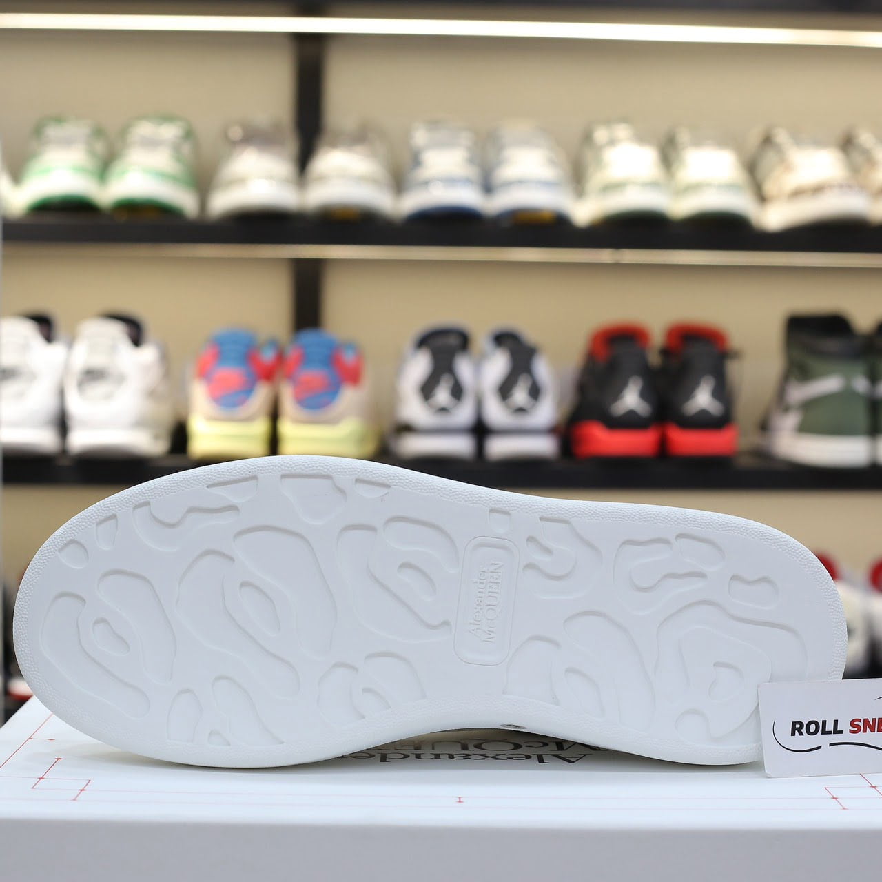 Giày Alexander Mcqueen gót Nhung Đen Best Quality