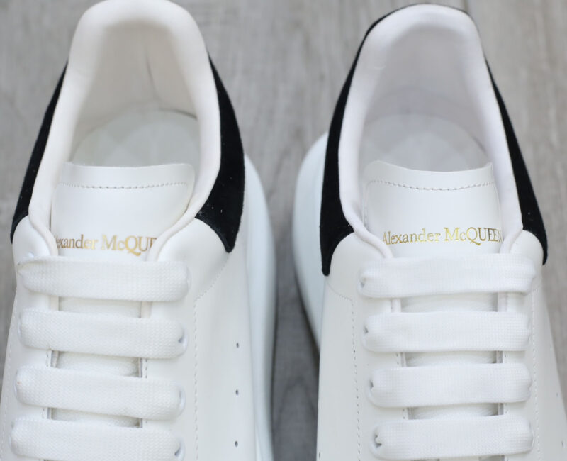 Giày Alexander Mcqueen gót Nhung Đen Best Quality