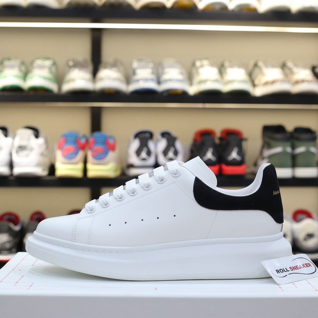 Giày Alexander Mcqueen gót Nhung Đen Best Quality