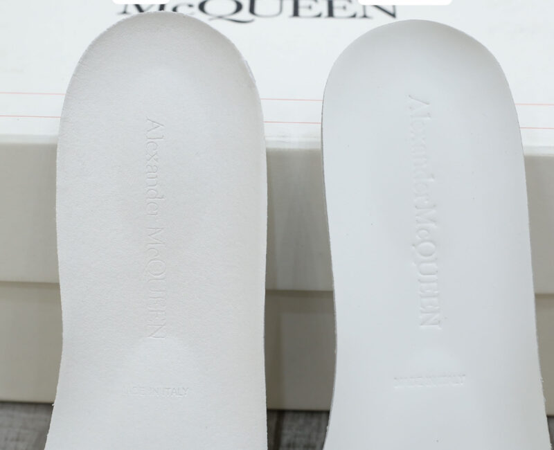 Giày Alexander Mcqueen gót Nhung Đen Best Quality