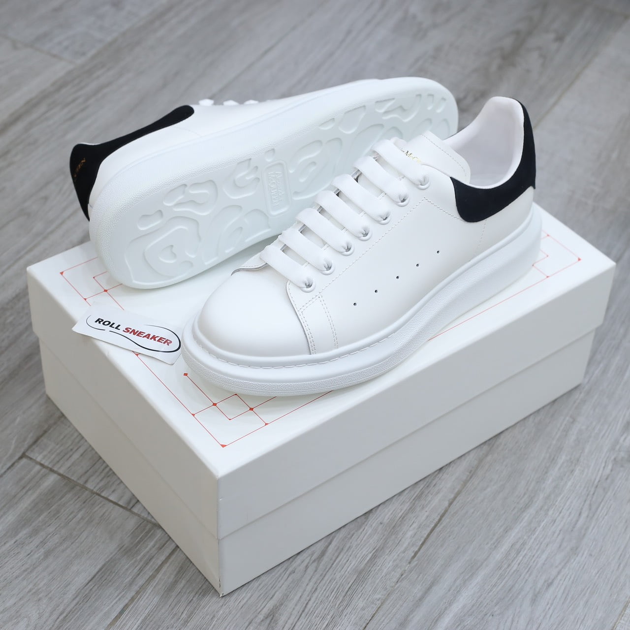 Giày Alexander Mcqueen gót Nhung Đen Best Quality