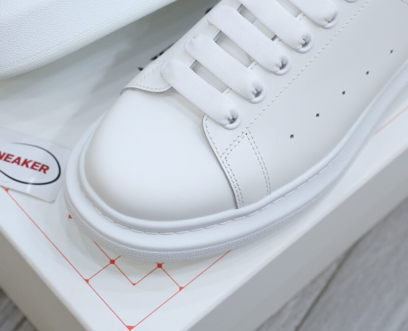 Giày Alexander Mcqueen gót Nhung Đen Best Quality