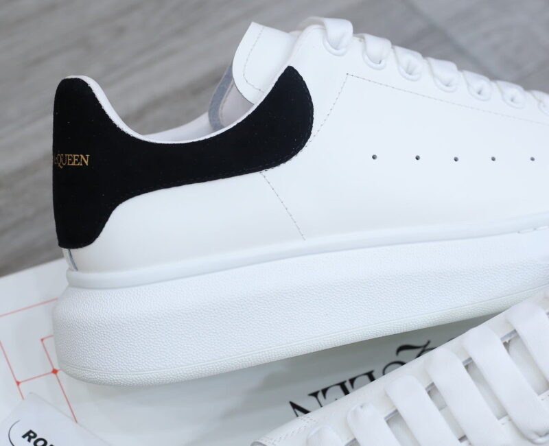 Giày Alexander Mcqueen gót Nhung Đen Best Quality