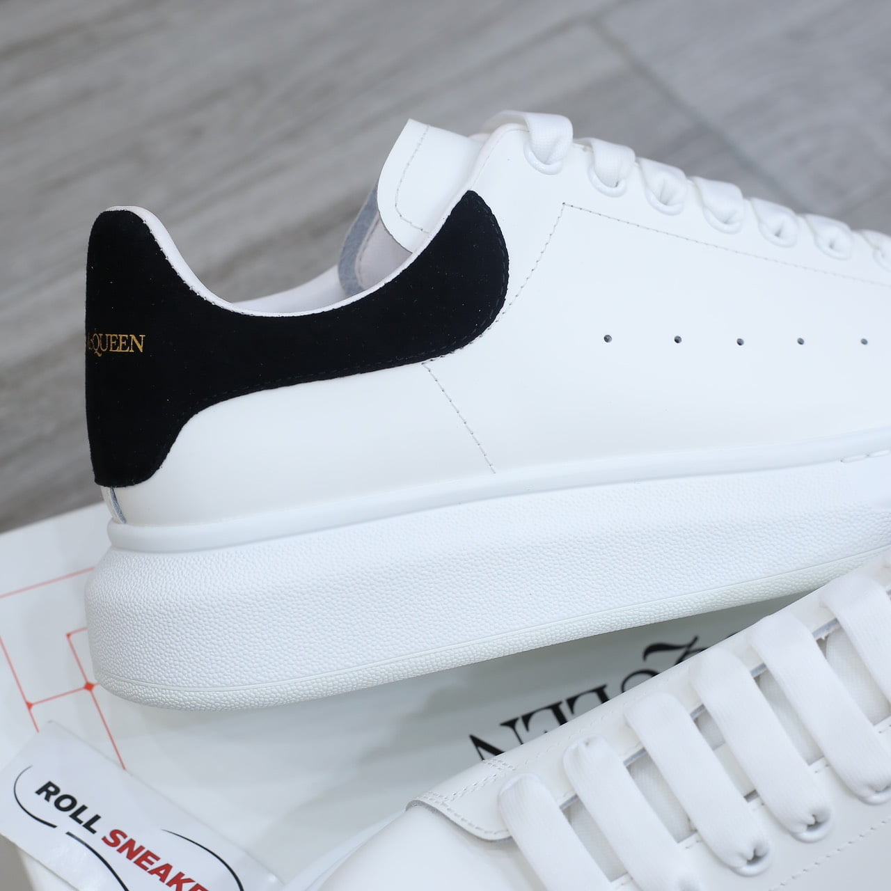 Giày Alexander Mcqueen gót Nhung Đen Best Quality