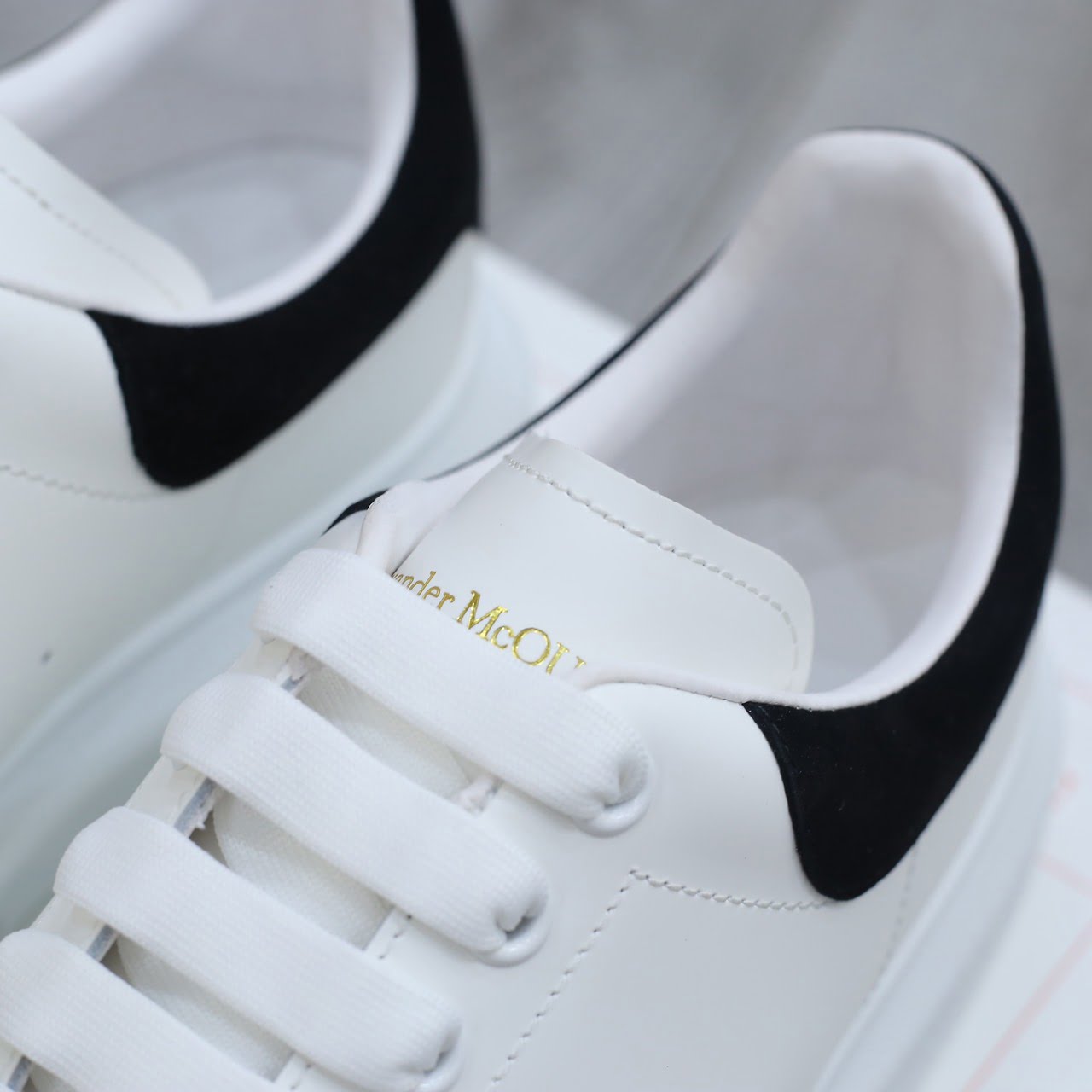 Giày Alexander Mcqueen gót Nhung Đen Best Quality