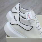 Giày Alexander Mcqueen Trắng Gót Chữ Đen Nổi