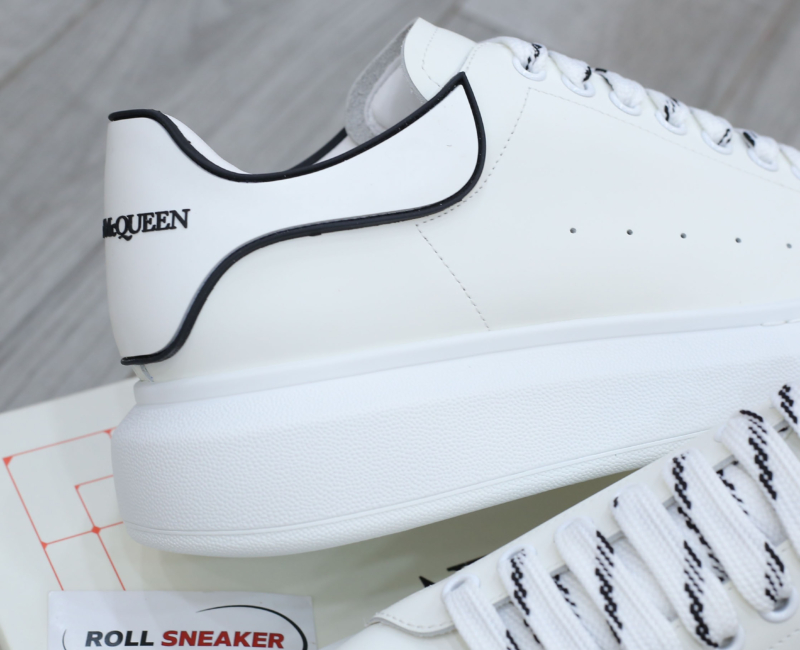 Giày Alexander Mcqueen Trắng gót chữ đen nổi Like Auth