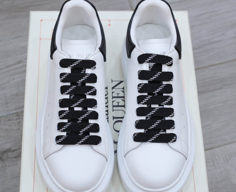 Giày Alexander Mcqueen Trắng Gót Chữ Trắng Nổi Like Auth
