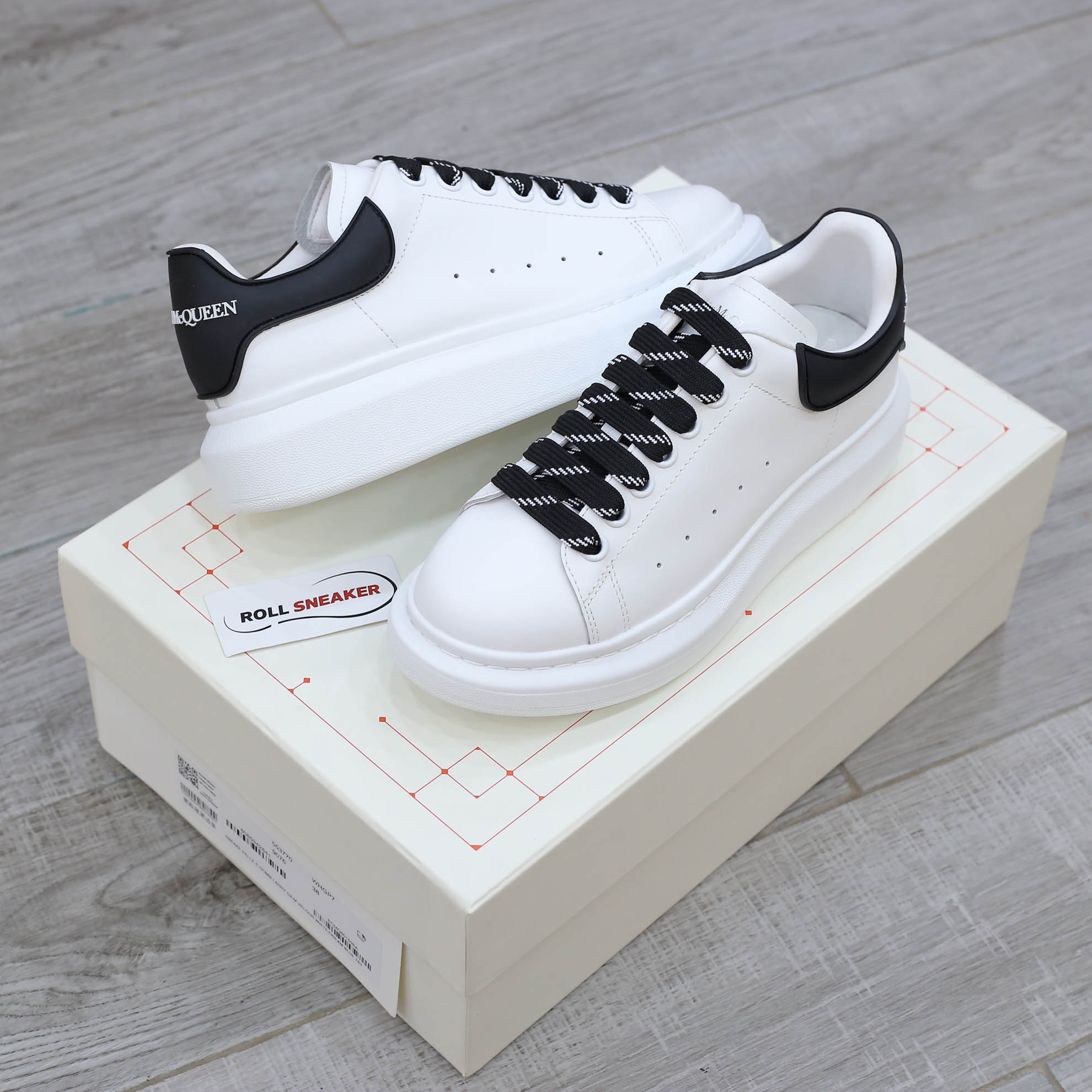 Giày Alexander Mcqueen Trắng Gót Chữ Trắng Nổi Like Auth