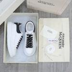 Giày Alexander Mcqueen Trắng Gót Chữ Trắng Nổi Like Auth