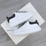 Giày Alexander Mcqueen Trắng Gót Chữ Trắng Nổi Like Auth