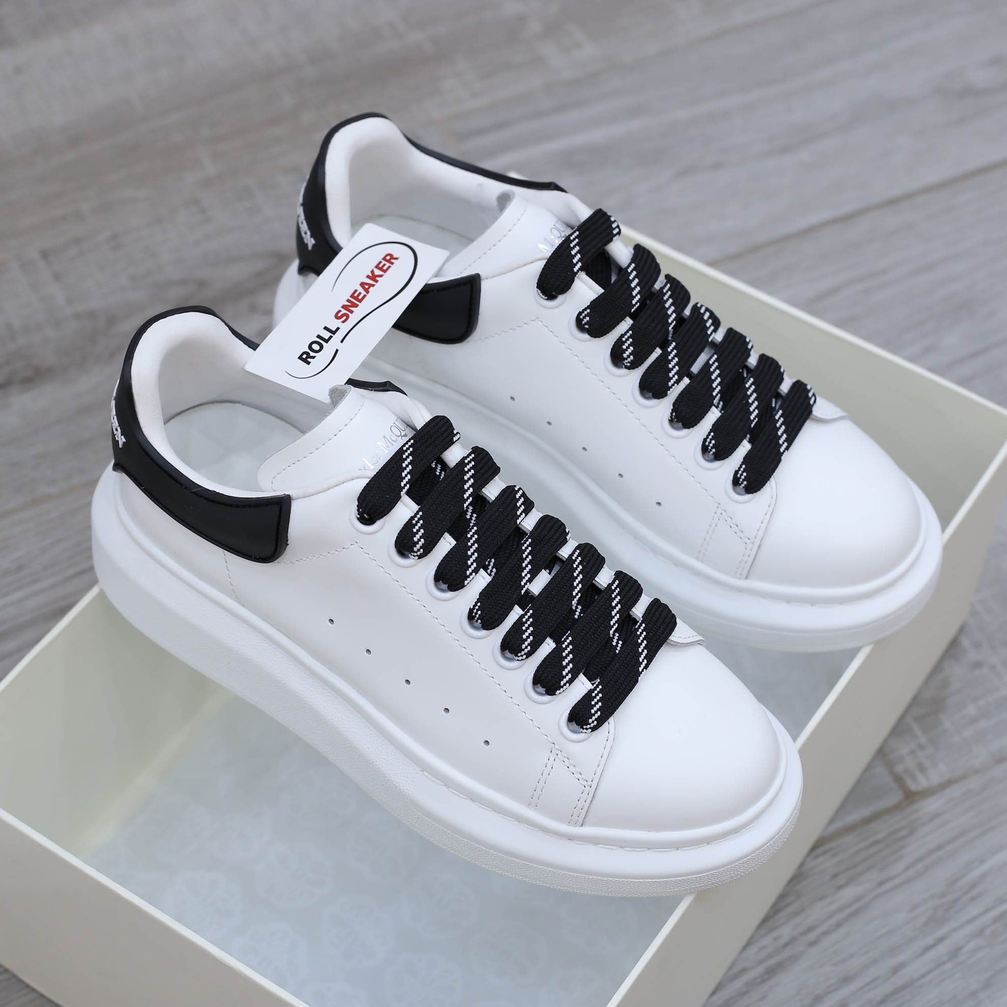 Giày Alexander Mcqueen Trắng Gót Chữ Trắng Nổi Like Auth
