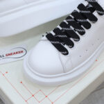 Giày Alexander Mcqueen Trắng Gót Chữ Trắng Nổi Like Auth