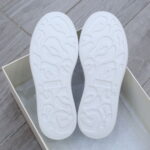 Giày Alexander Mcqueen Trắng Gót Chữ Trắng Nổi Like Auth