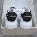 Giày Alexander Mcqueen Trắng Gót Chữ Trắng Nổi Like Auth