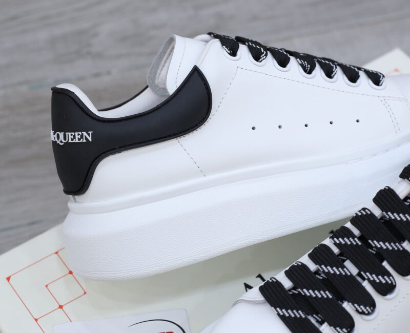 Giày Alexander Mcqueen Trắng Gót Chữ Trắng Nổi Like Auth