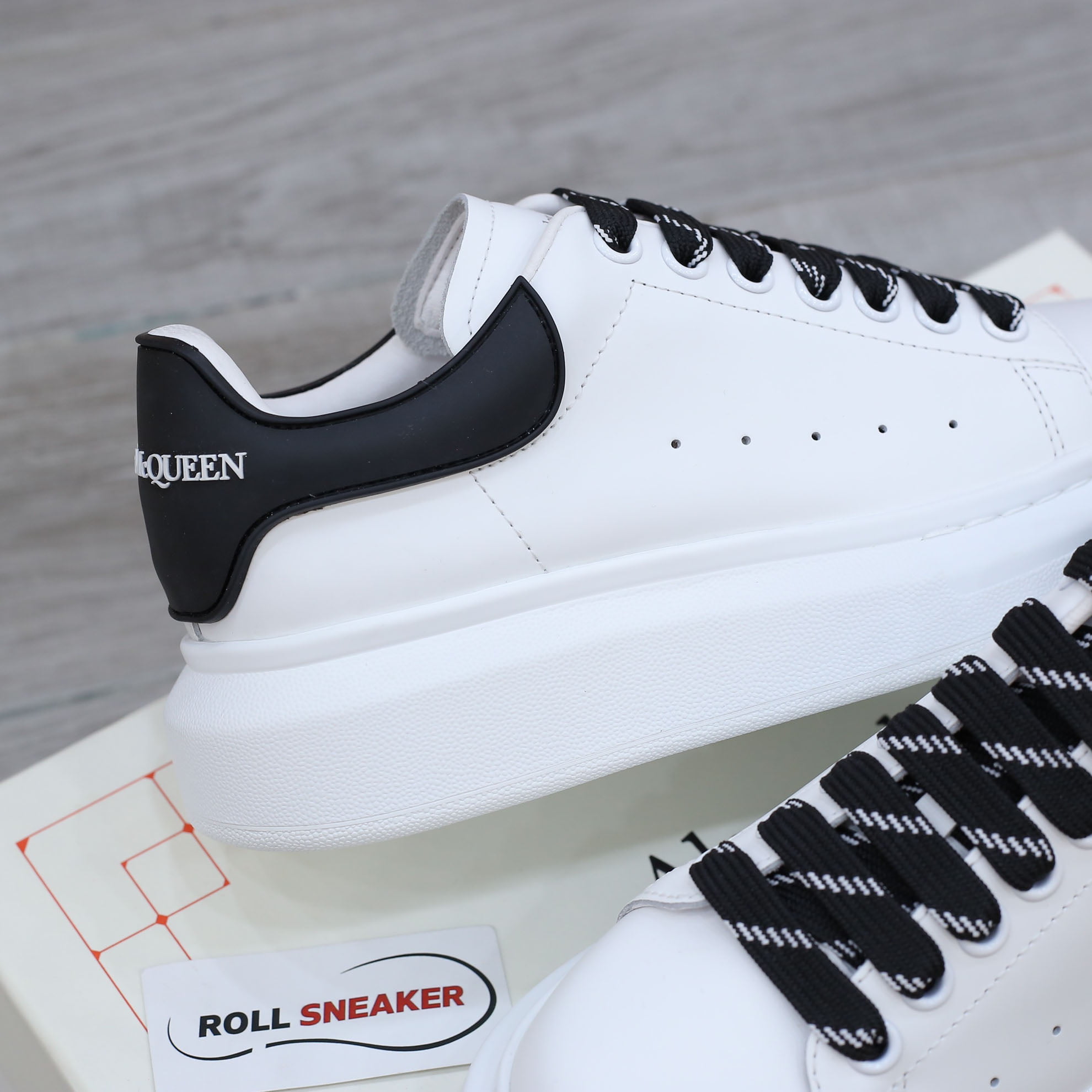 Giày Alexander Mcqueen Trắng Gót Chữ Trắng Nổi Like Auth