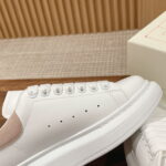 Giày Alexander Mcqueen Trắng Gót Da Lộn Hồng