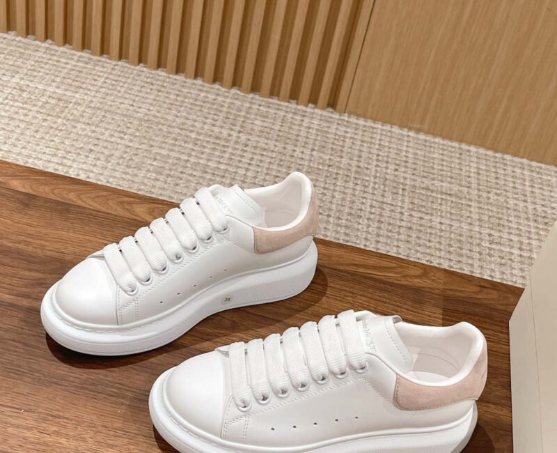 Giày Alexander Mcqueen Trắng Gót Da Lộn Hồng