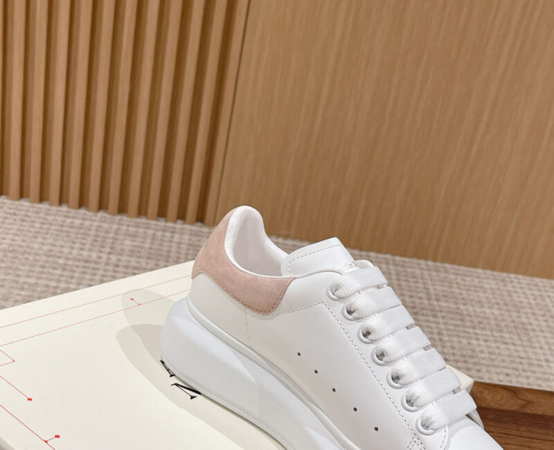 Giày Alexander Mcqueen Trắng Gót Da Lộn Hồng