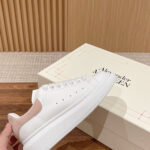 Giày Alexander Mcqueen Trắng Gót Da Lộn Hồng