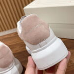 Giày Alexander Mcqueen Trắng Gót Da Lộn Hồng