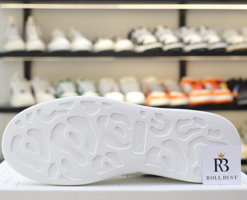 Giày Alexander Mcqueen Trắng Gót Da Lộn Xám Nhạt