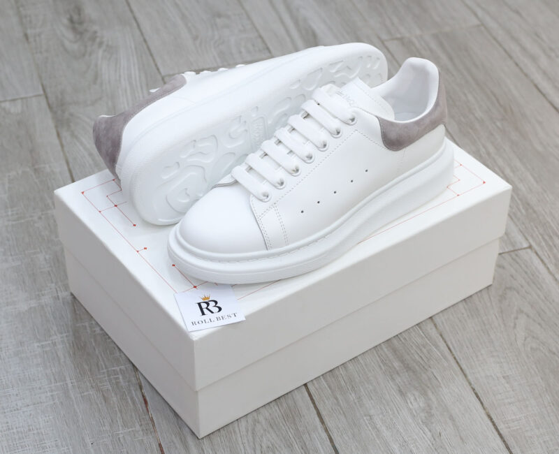 Giày Alexander Mcqueen Trắng Gót Da Lộn Xám Nhạt