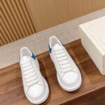 Giày Alexander Mcqueen Trắng Gót Da Lộn Xanh Đậm