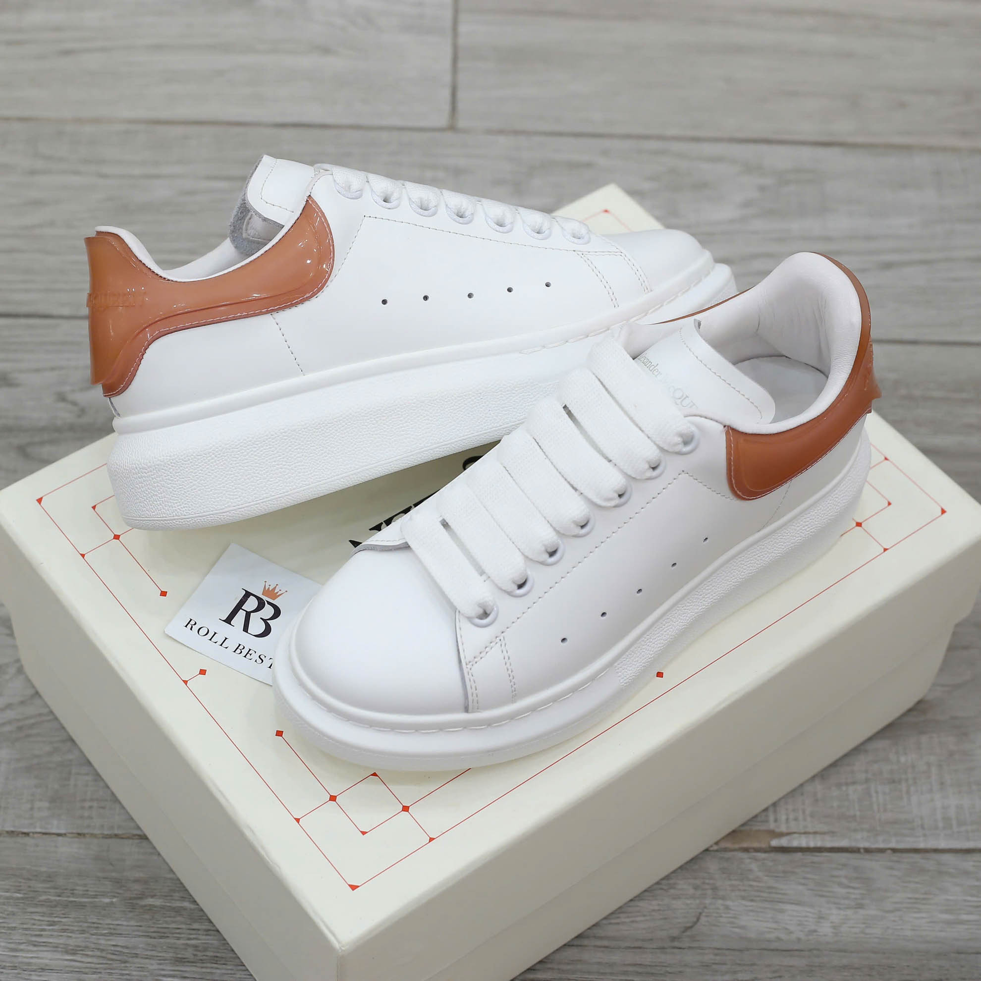 Giày Alexander Mcqueen Trắng Gót Nâu Trong Like Auth