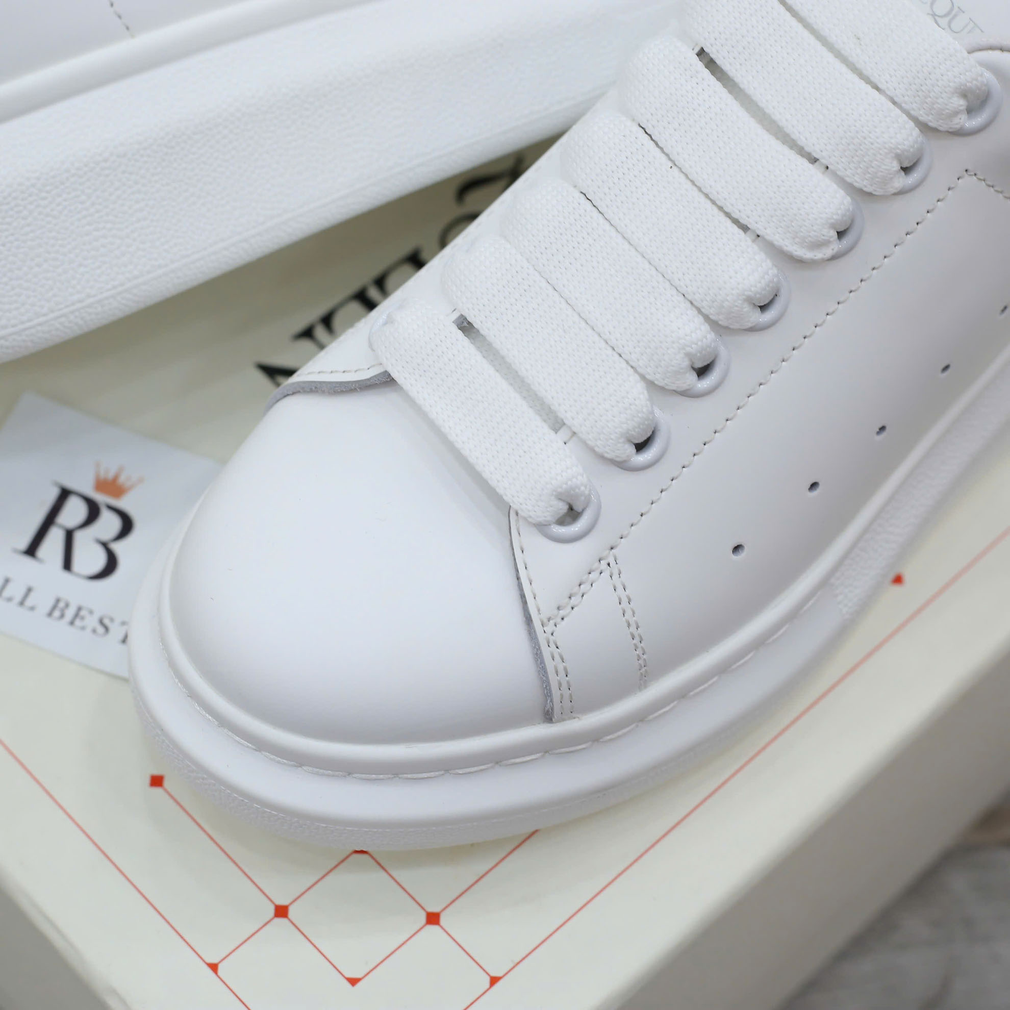 Giày Alexander Mcqueen Trắng Gót Nâu Trong Like Auth