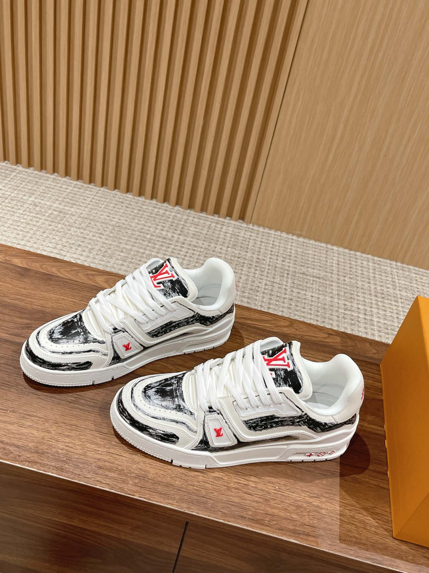 Giày Louis Vuitton Lv Trainer #54 Black Printed Calf Leather