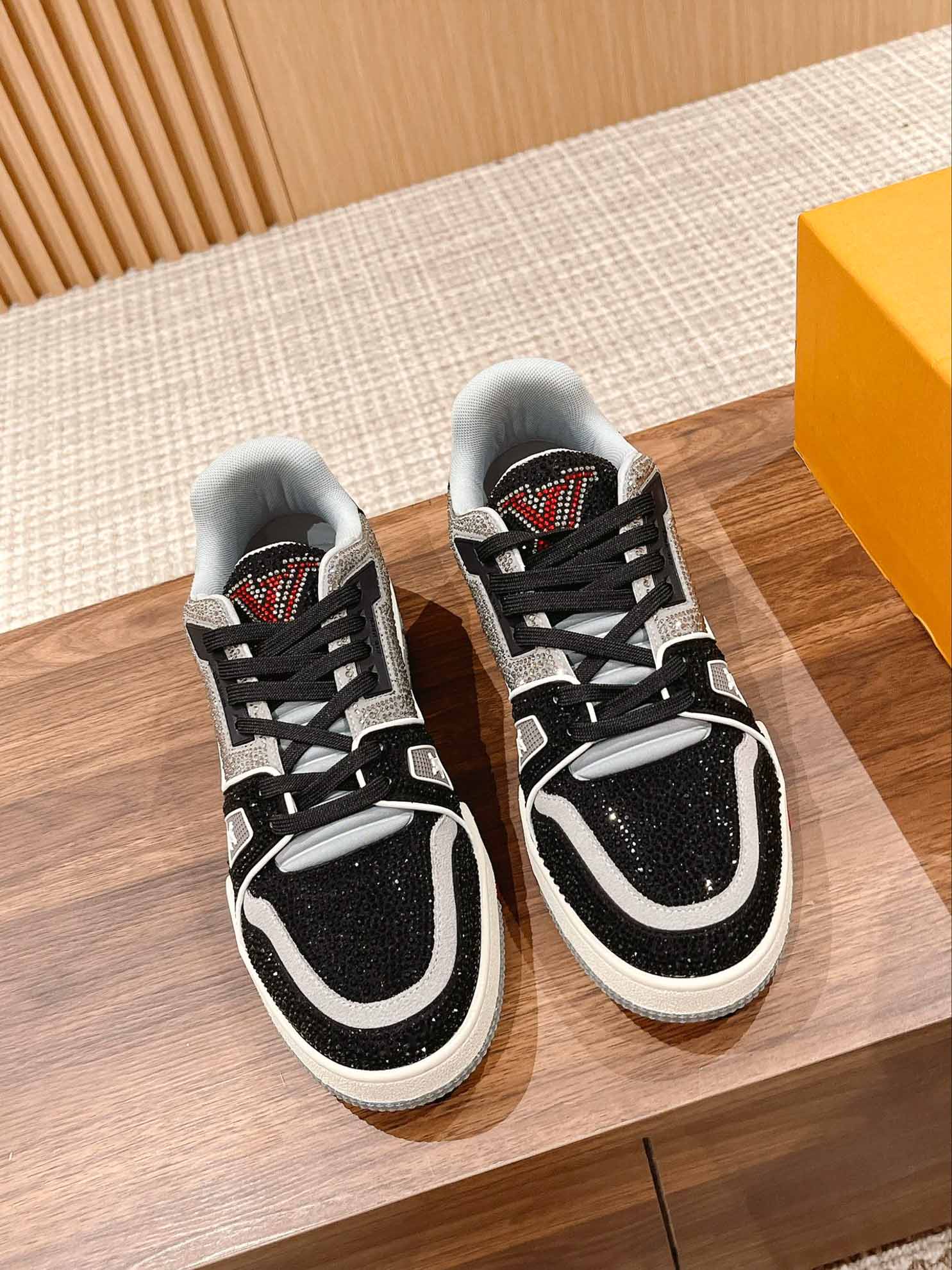 Giày Louis Vuitton Lv Trainer #54 Signature Black Grey Crystal