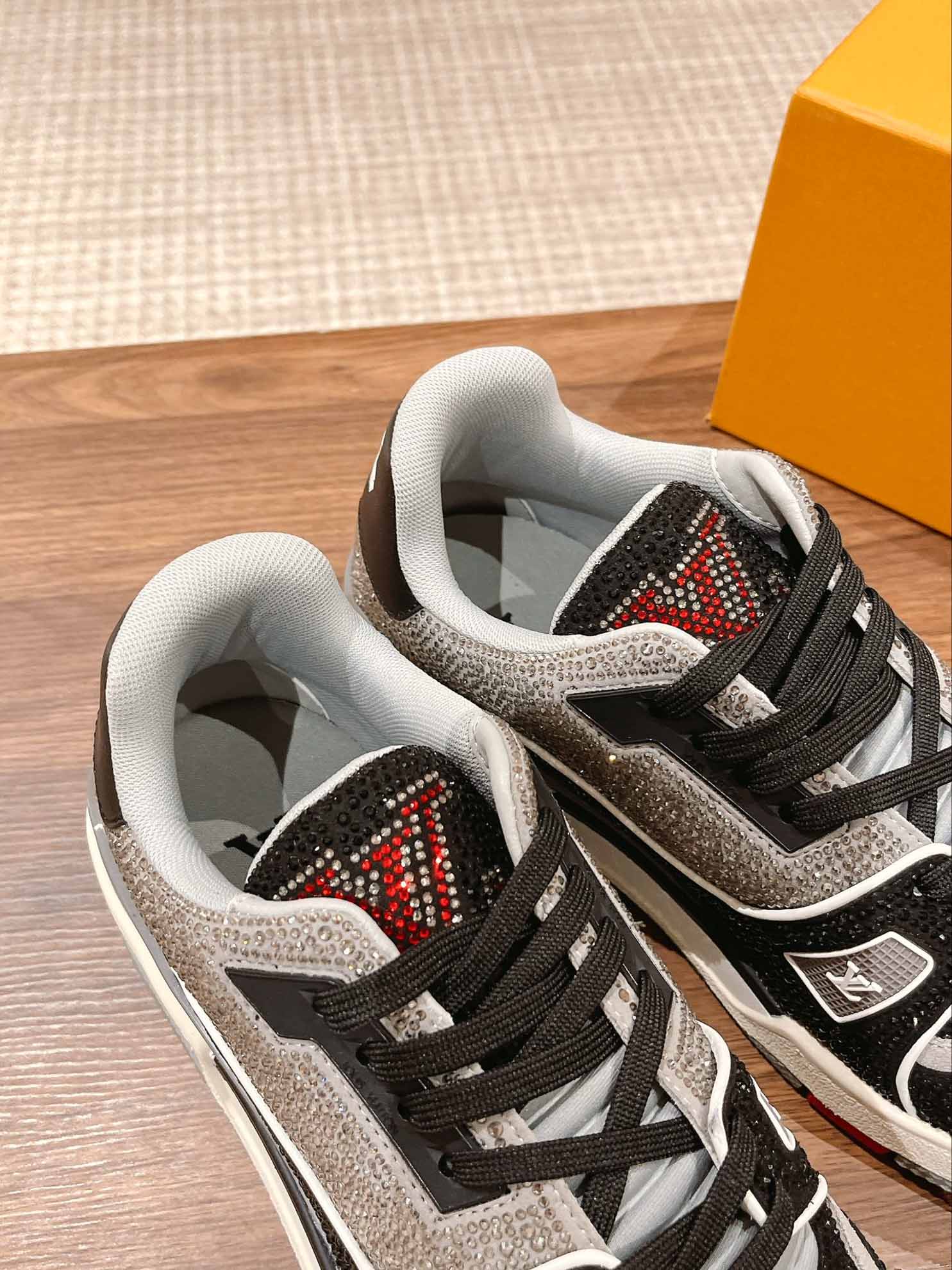 Giày Louis Vuitton Lv Trainer #54 Signature Black Grey Crystal