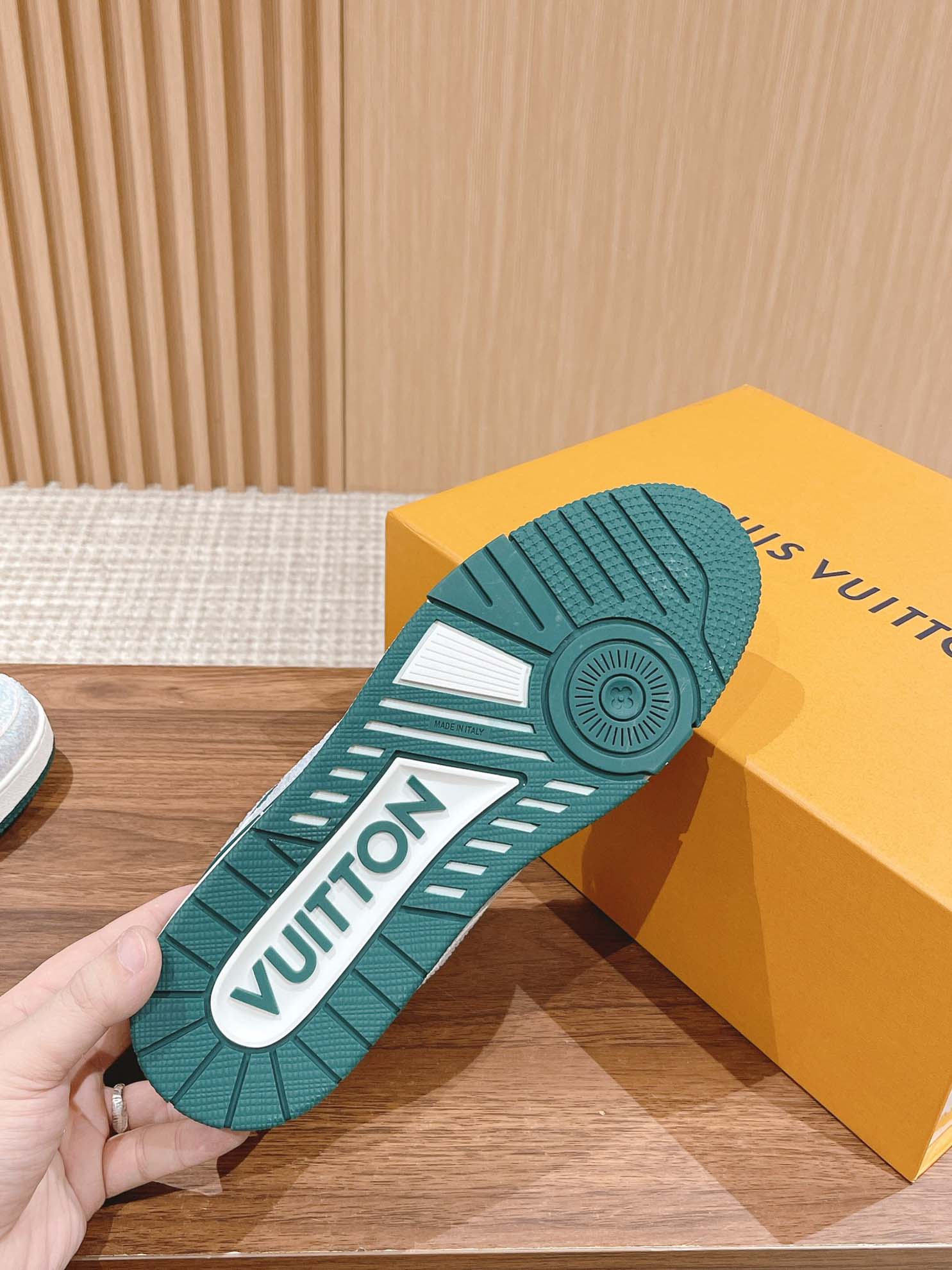 Giày Louis Vuitton Lv Trainer #54 Signature Green Strass