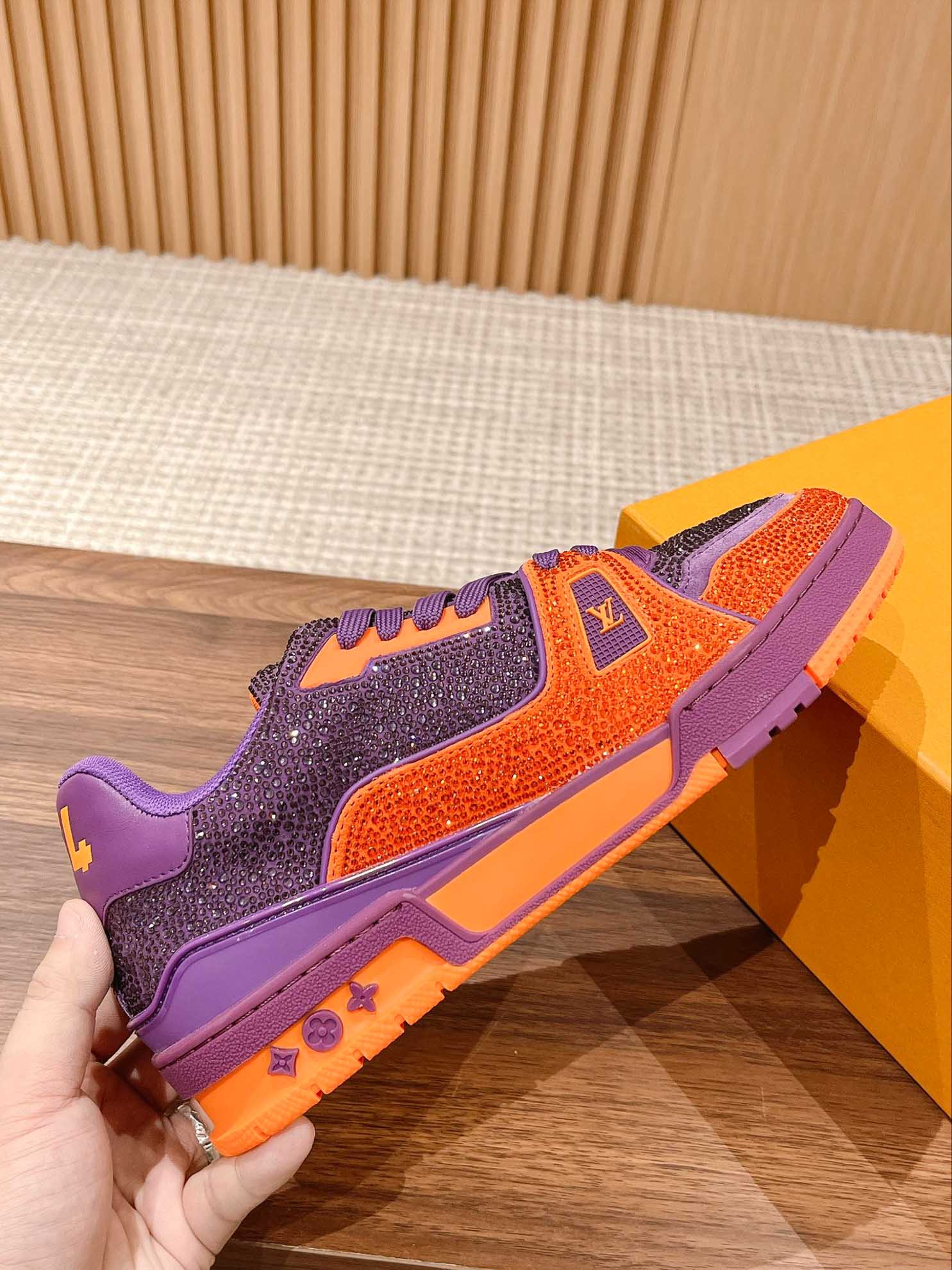 Giày Louis Vuitton Lv Trainer #54 Signature Purple Strass