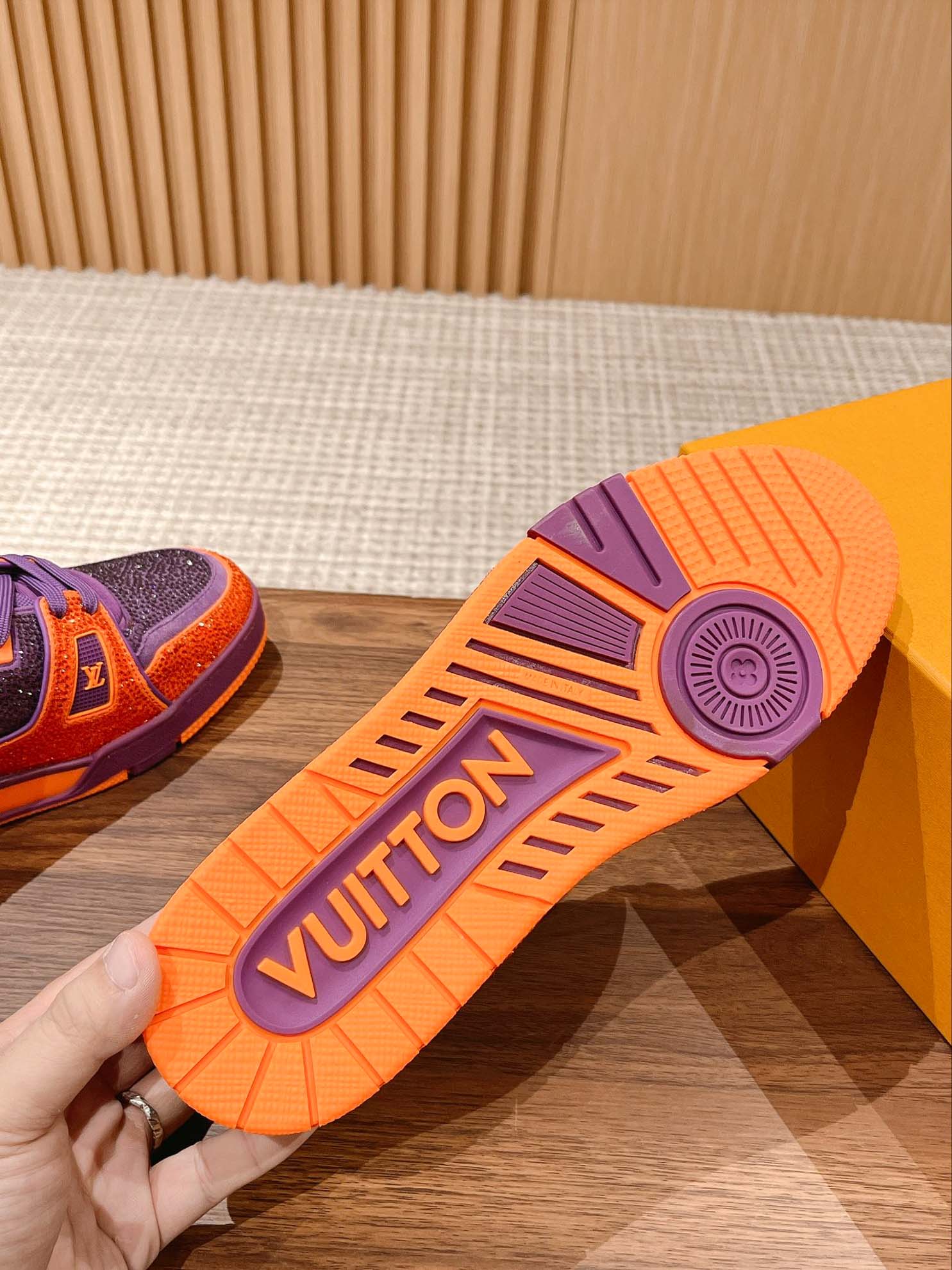 Giày Louis Vuitton Lv Trainer #54 Signature Purple Strass