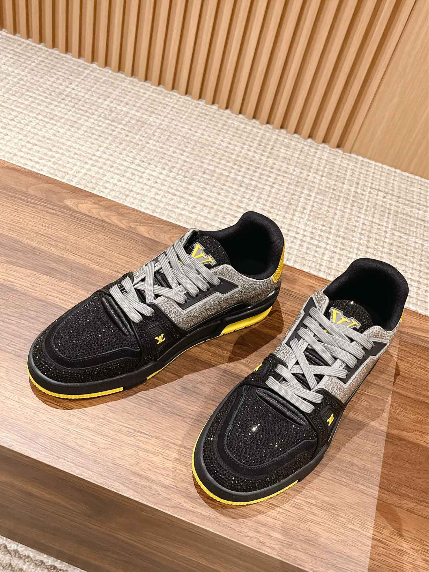 Giày Louis Vuitton Lv Trainer #54 Signature Yellow Black Crystal